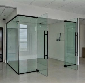 مزايا الأبواب الزجاجية